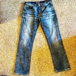 Selling a pair of Salvage Mayhem that are a 31R